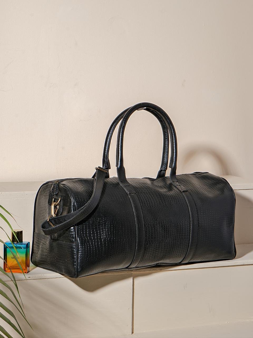 Darchie Duffel Premium Ultra Large Leather Duffel Bag (Crocodile Pattern) - Image 3